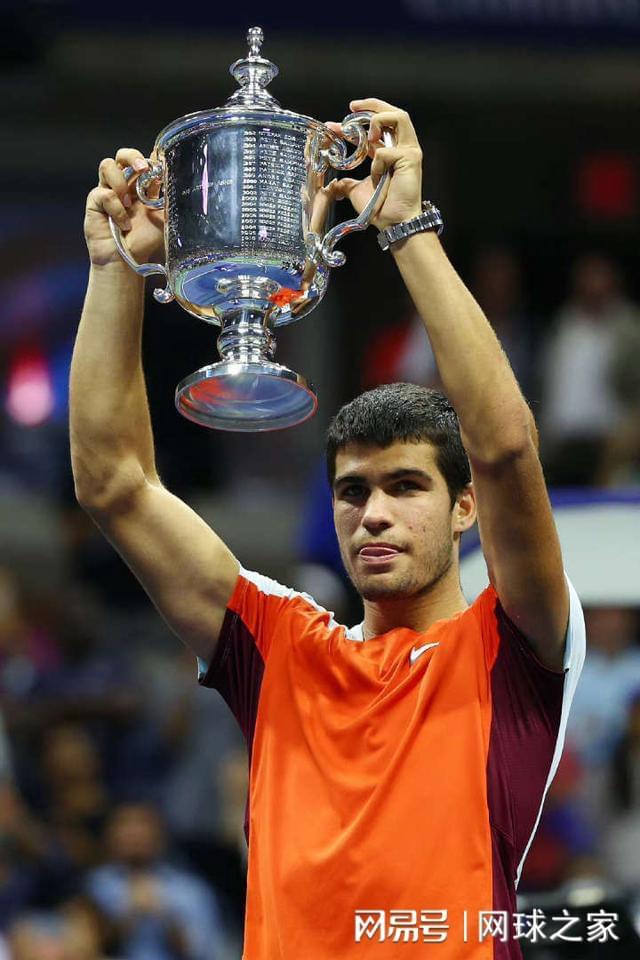 甲赛场上的 甲赛场上的